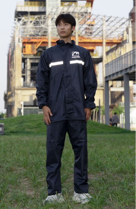 Stay Dry and Stylish in a Cool Mens Raincoat