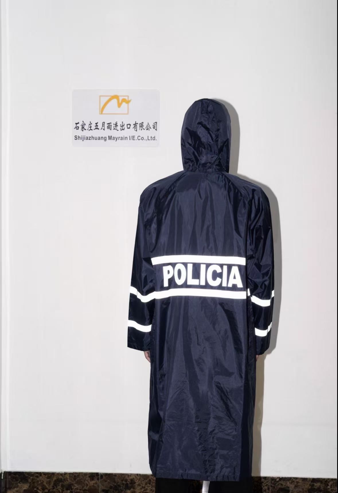 Army Raincoat For Men: Simple Gear For Real Weather