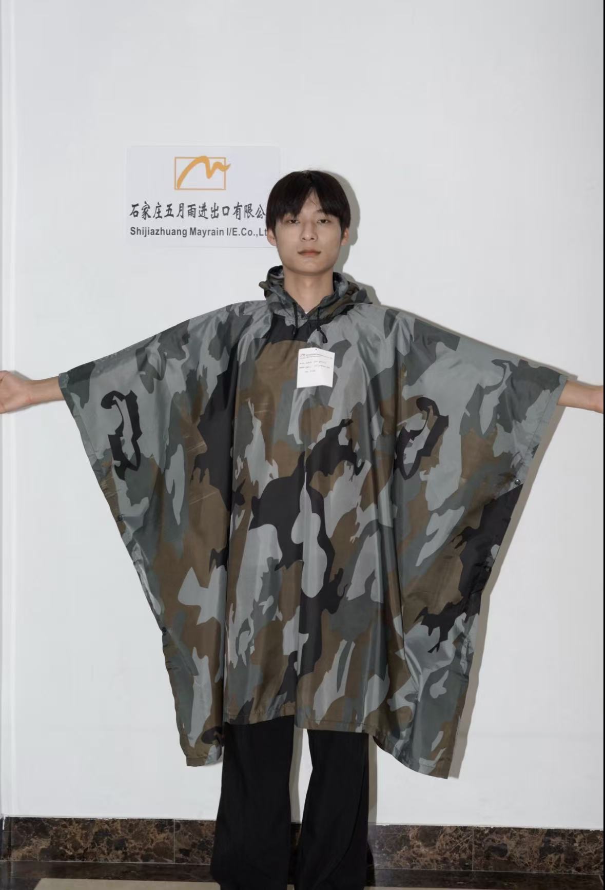 Mens Rain Poncho With Hood For Everyday Weather