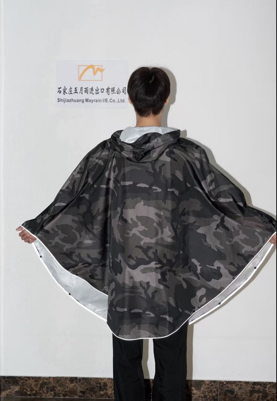 Mens Rain Poncho With Hood For Everyday Weather