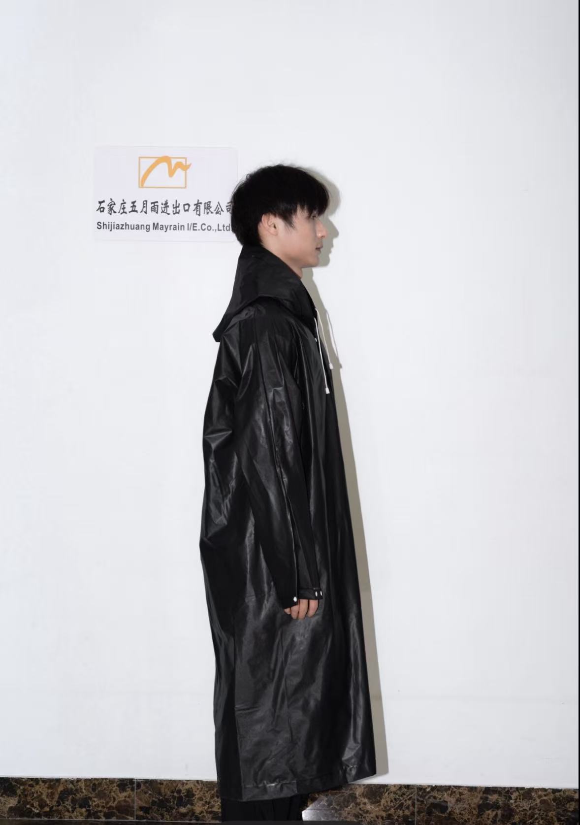 Practical Men’s Raincoat for Everyday Use