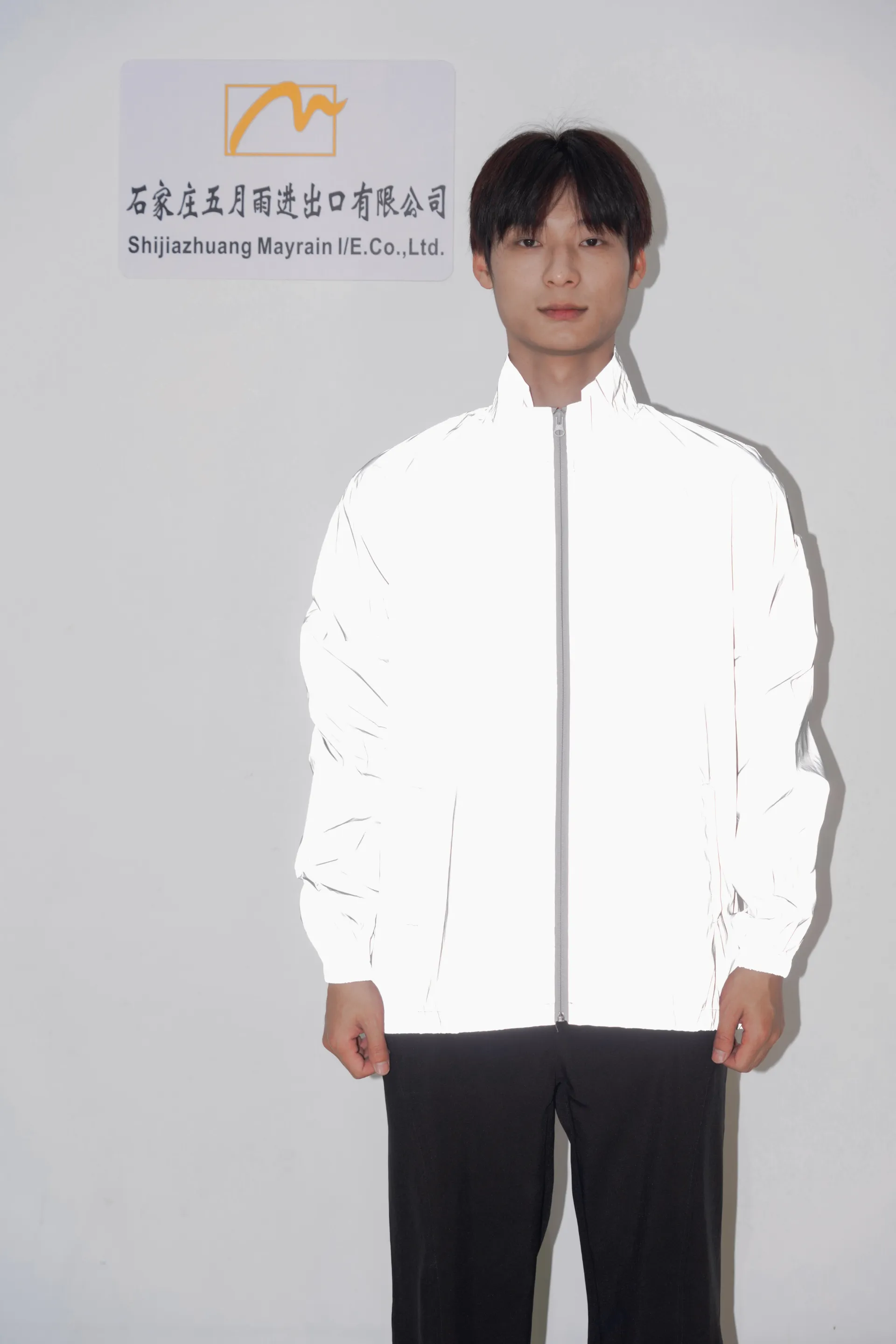 Men’s Raincoats: Stay Dry and Stylish on Rainy Days