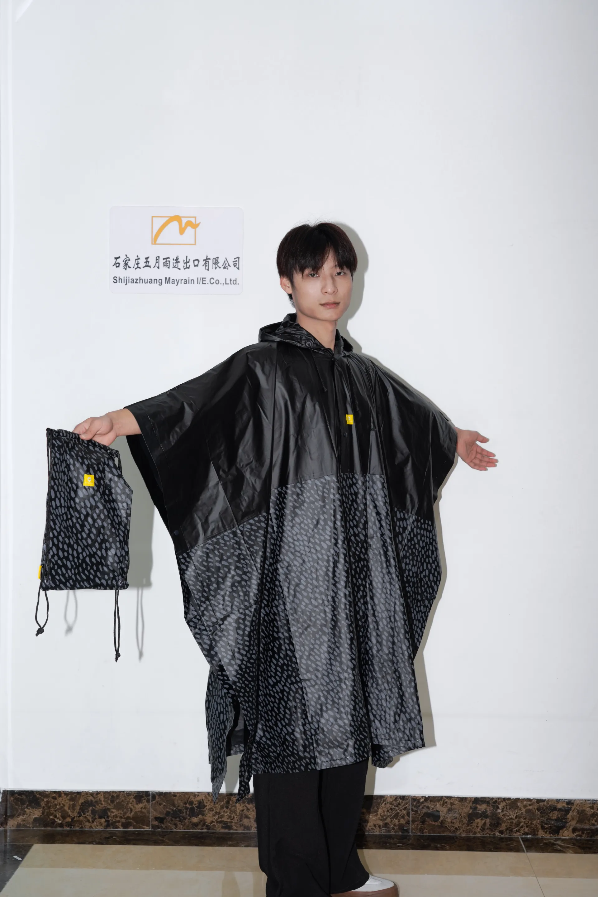 Hi-Vis Rain Jackets for Men: Safety, Style, And Weather Protection Hi-Vis Rain Jackets for Men: Safety, Style, And Weather Protection