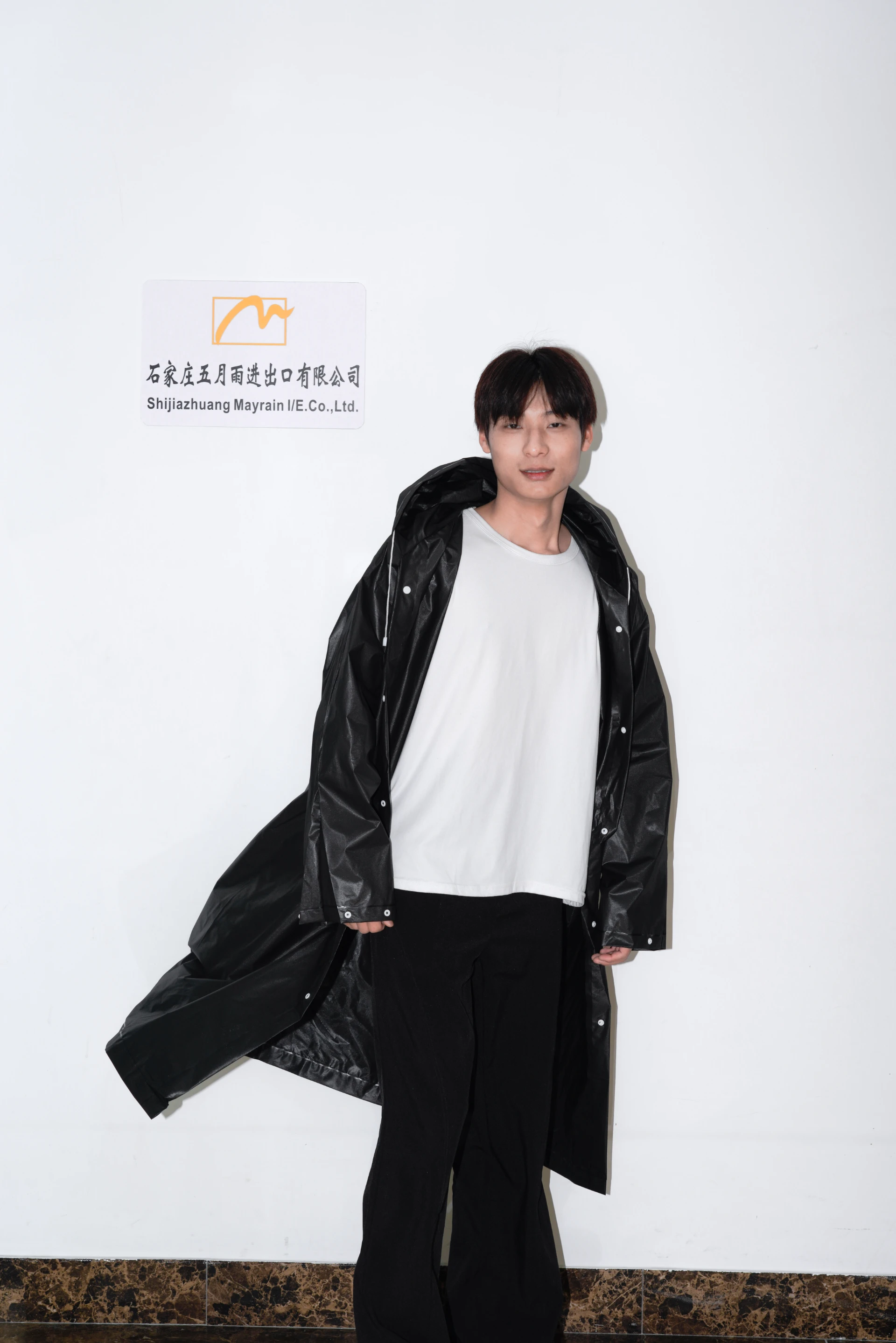 Men’s Rain Ponchos: Stylish, Functional, And Weather-Ready Outerwear