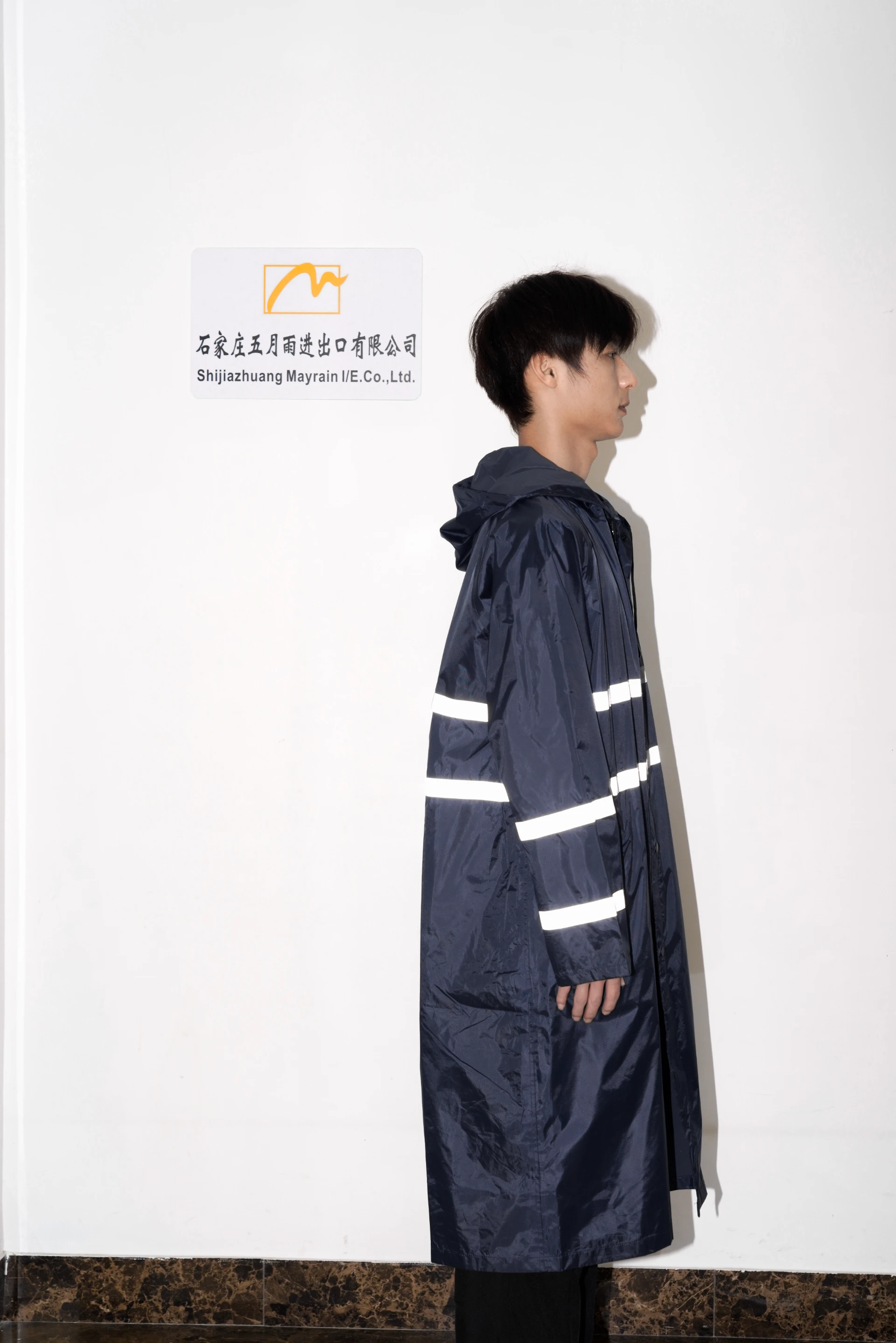 Men’s Raincoats: Stylish and Functional Protection from the Elements