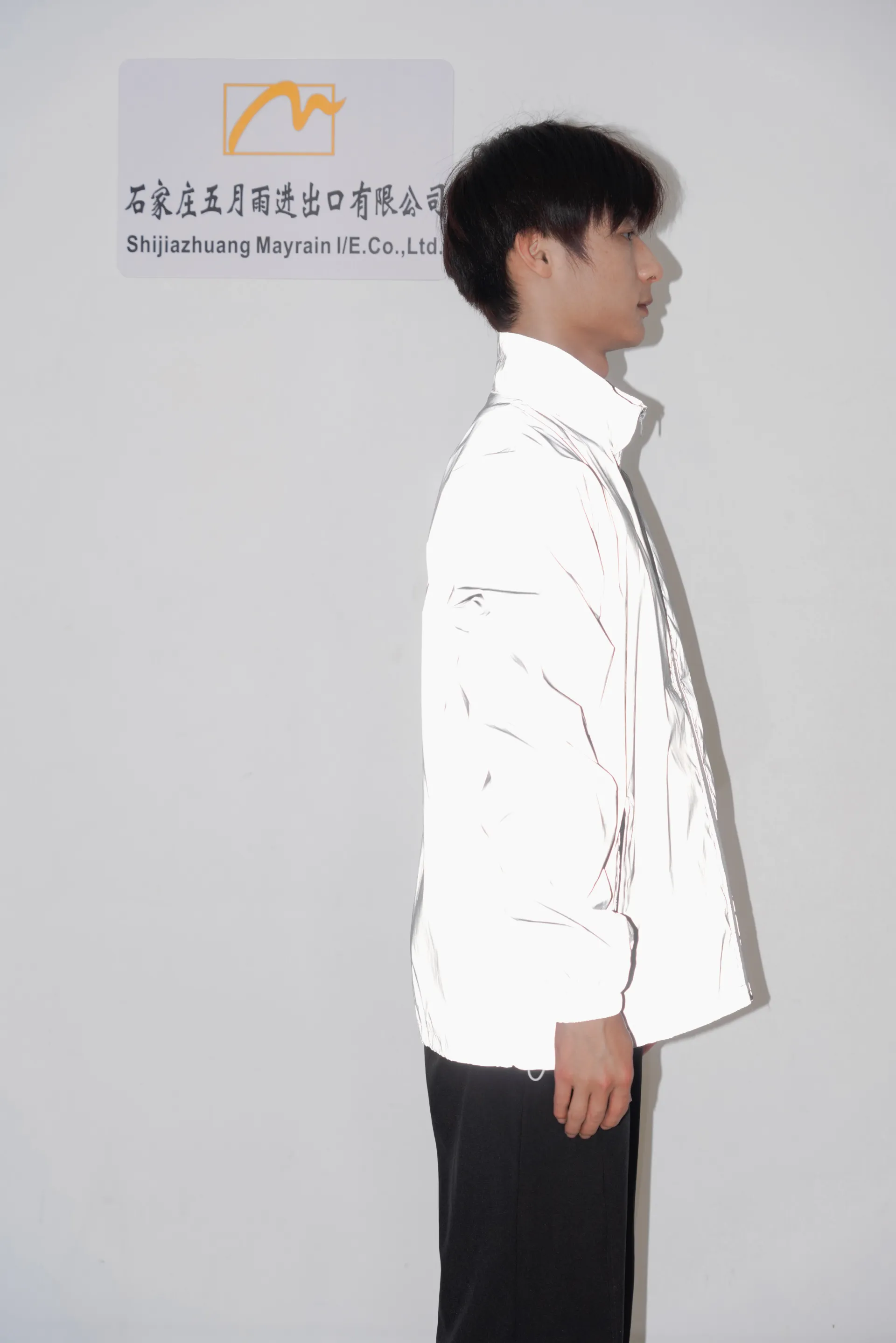 Waterproof Performance of Modern Men’s Lightweight Raincoats