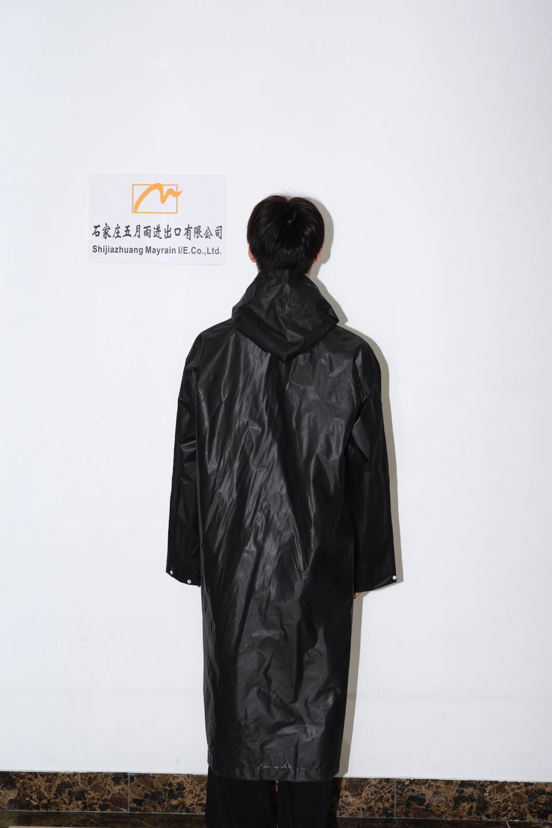 The Ultimate Guide to Men's Rain Jackets: Style, Protection, and Functionality