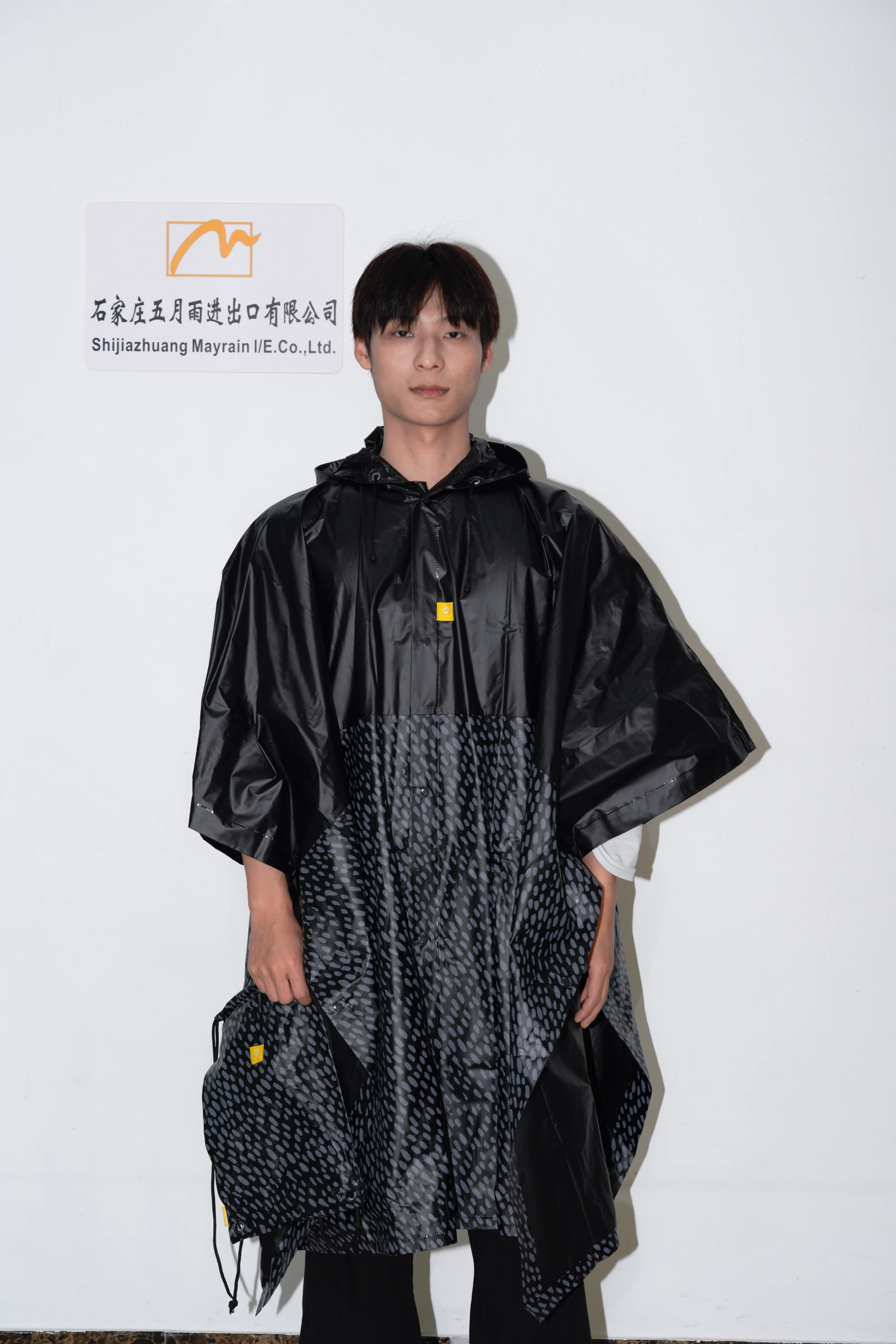 The Ultimate Guide to Men’s Raincoats: From Classic City Styles to Camo and Clear Designs