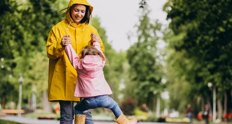 Polyester long raincoat with waterproof zipper windproof outdoor rain coat for adult button cuff