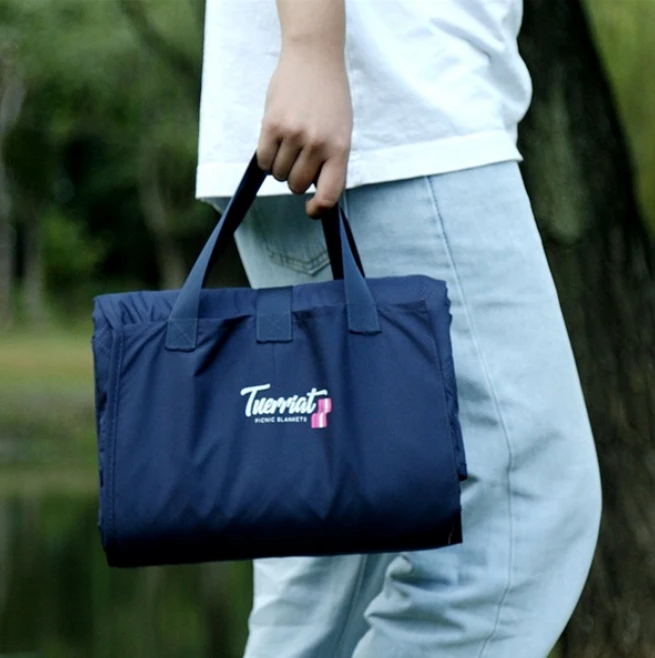 Polyester long raincoat with waterproof zipper windproof outdoor rain coat for adult button cuff