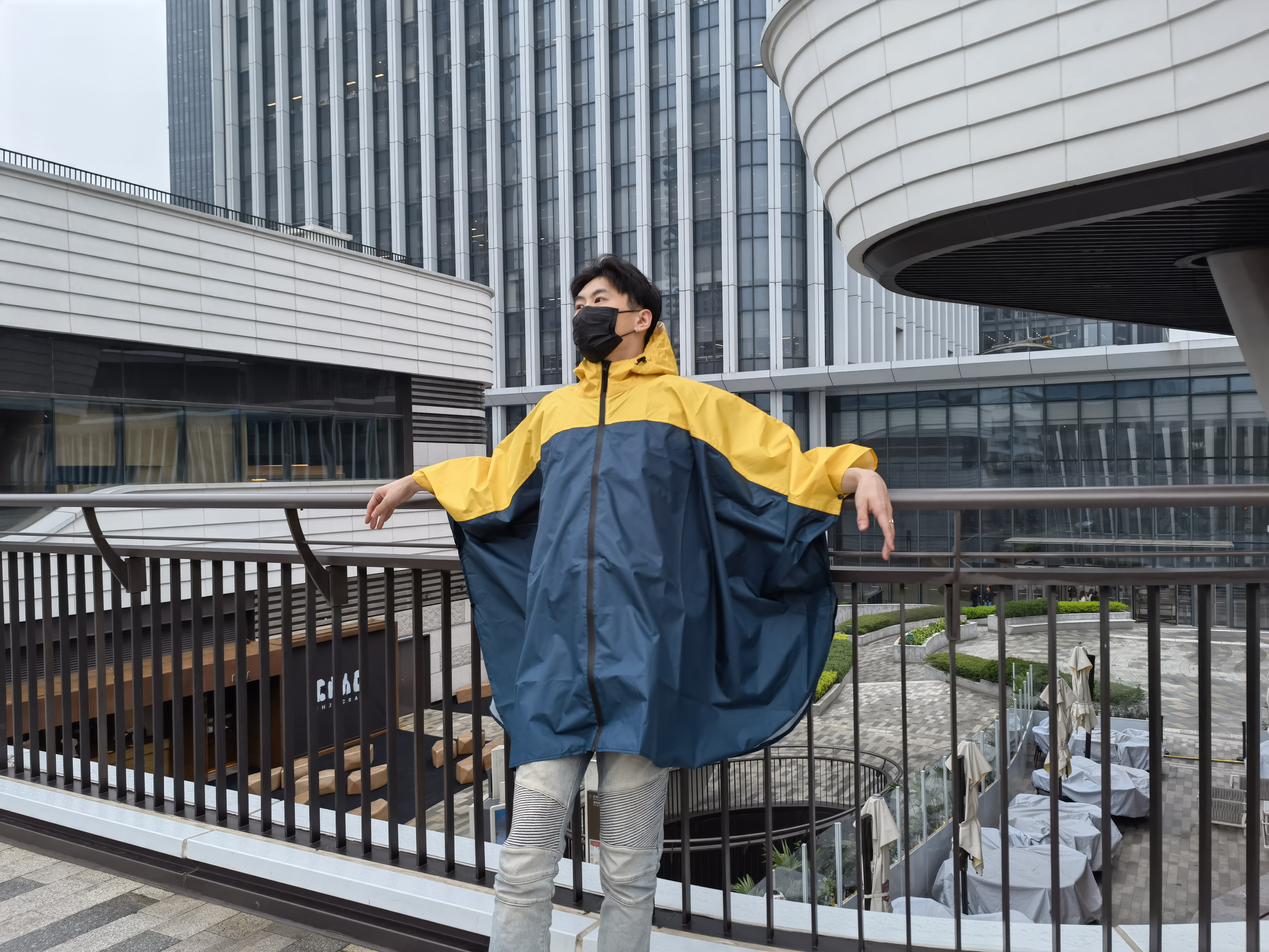 polyester yellow rain poncho waterproof raincoat zipper flap rain coat