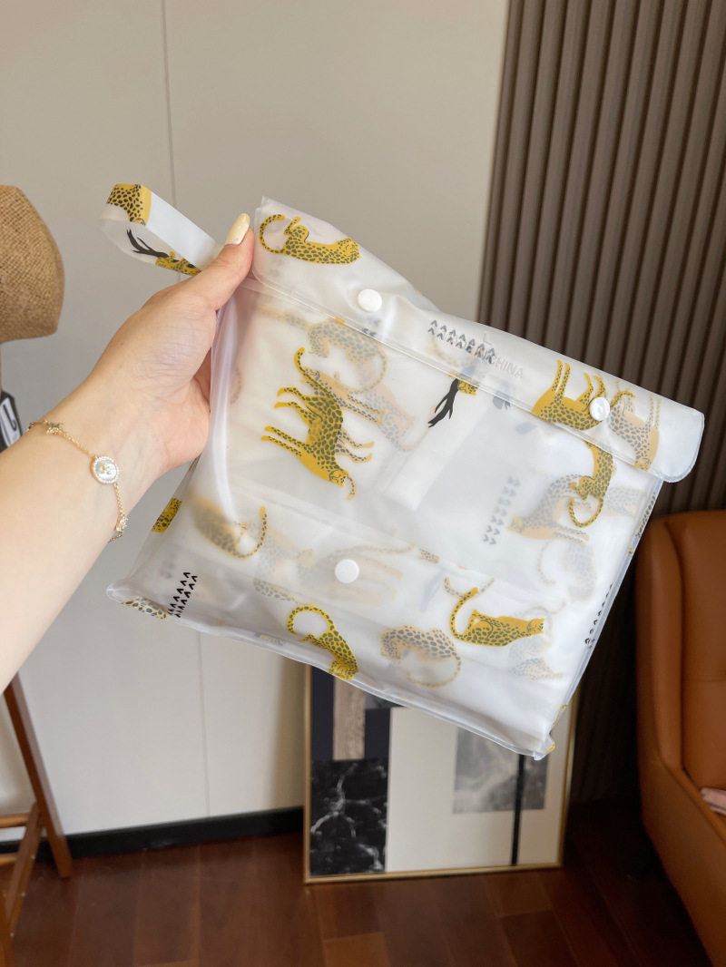 Women's High Quality Waterproof Polyester Rain Poncho & Coat