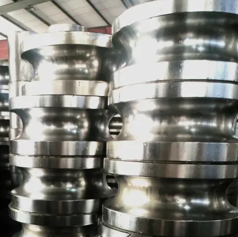 Application of plastic mold press in the field of plastics