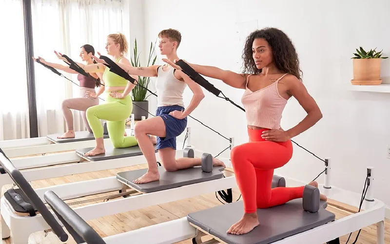 Fitness Machine Black Oak Foldable Reformer Pilates Machine Professional Pilates Reformers