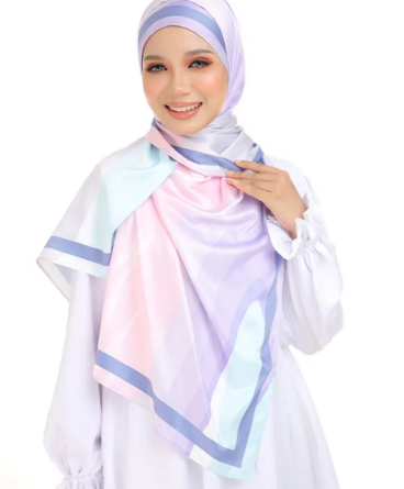 Silky Wrap Scarf Elegance in Middle Eastern Tradition