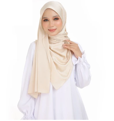 How Satin Head Scarves Represent Islamic Heritage and Tradition