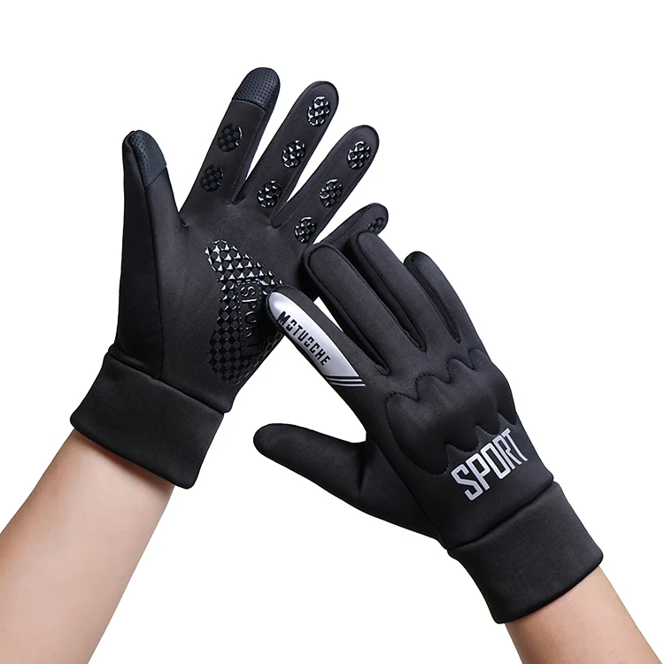 Colorblock Touchscreen Gloves: Style Meets Functionality