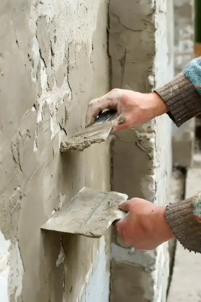 Balancing Setting Time: The Role of Additives in Gypsum Plaster