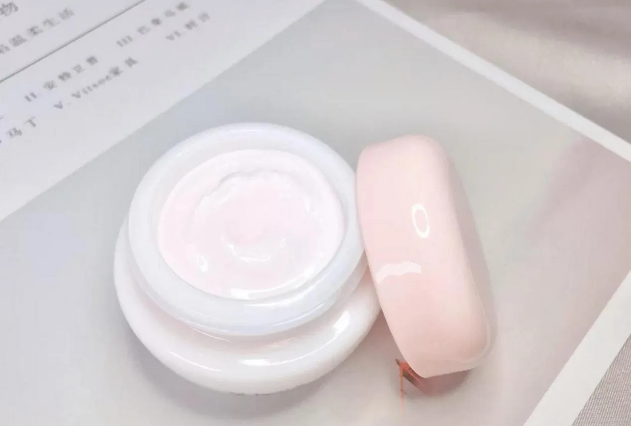 The Multifaceted Uses of Hydroxypropyl Starch and Hydroxyethyl Starch in Food, Medicine, and Skincare