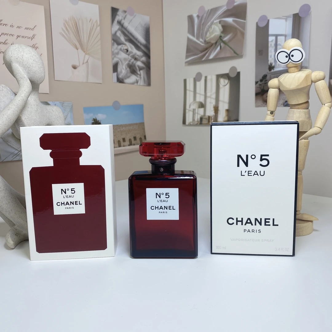 Chanel Light Red No. 5 Water Christmas Limited Edition 100ml Chanel No 5 L'Eau Red Editio