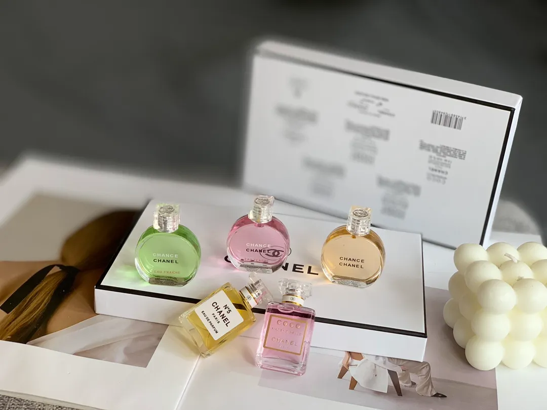 Chanel Five Piece Set Q Edition White Gift Box