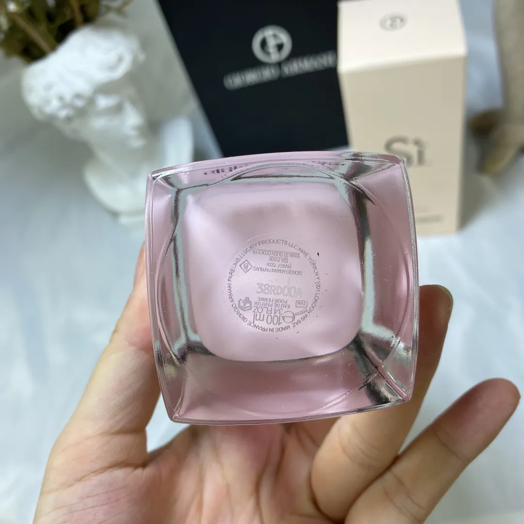 Armani Pink Bottle Love Strong Fragrance Flower Fragrance 100ml