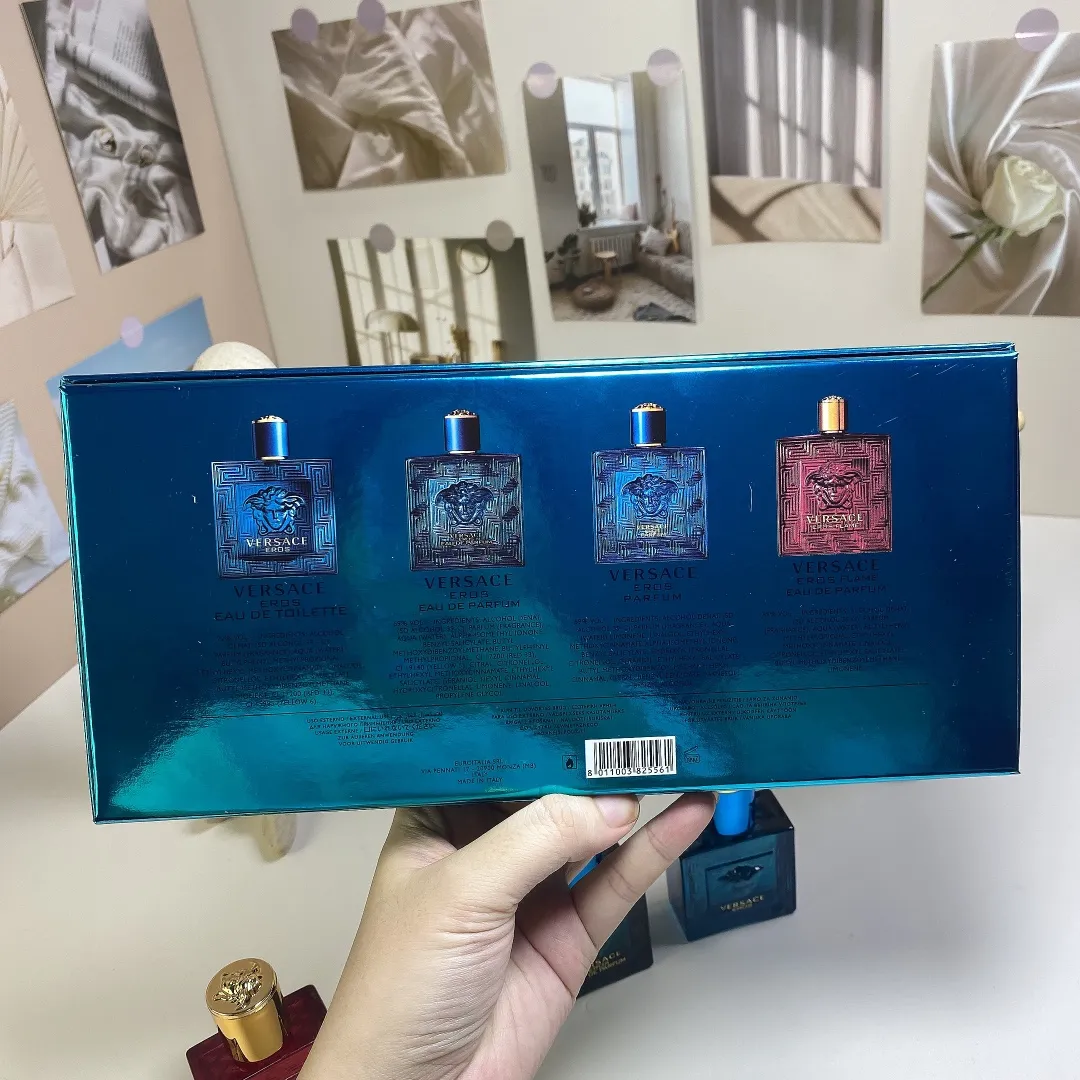 Versace Cupid Four Piece Set 30ml * 4 Pieces, With Nozzle