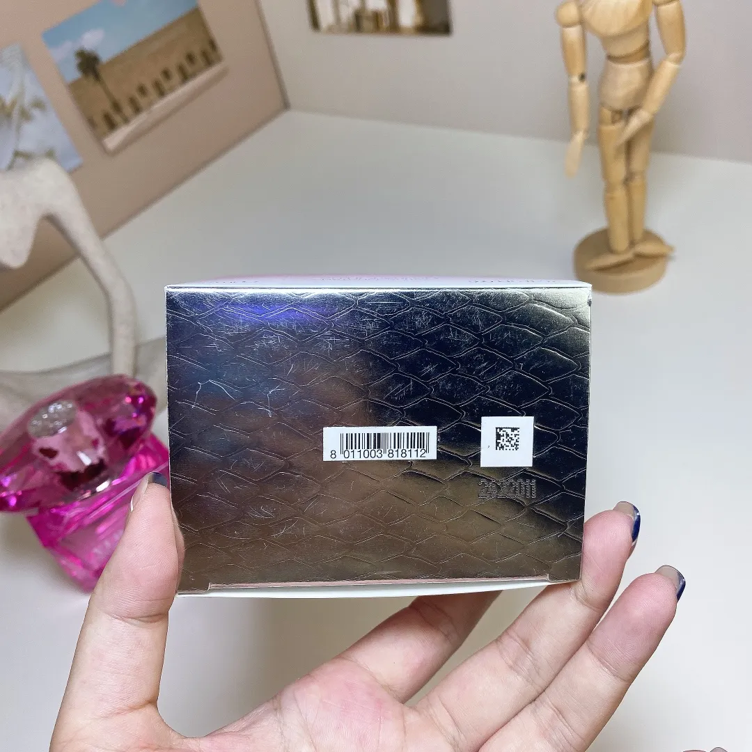 Versace New Packaging Cushion Rose Red Diamond Fragrant Love Crystal Essence) 90ml