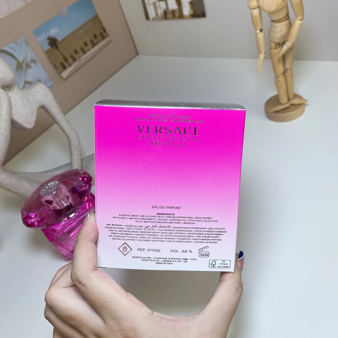 Versace New Packaging Cushion Rose Red Diamond Fragrant Love Crystal Essence) 90ml