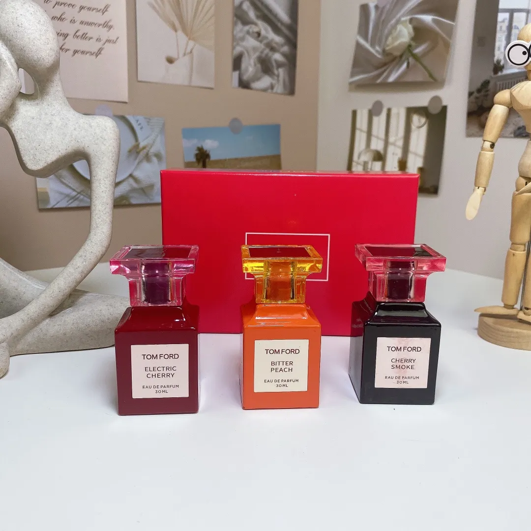 Tom Ford Red Box Sample Set Of 30ml * 3 Pieces, With Nozzle