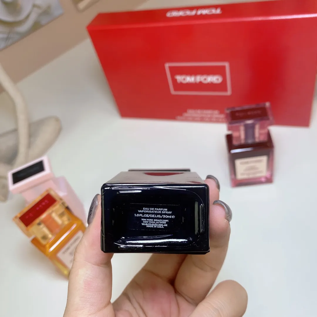 Tom Ford sample set of 4 pieces, 30ml x, with nozzle