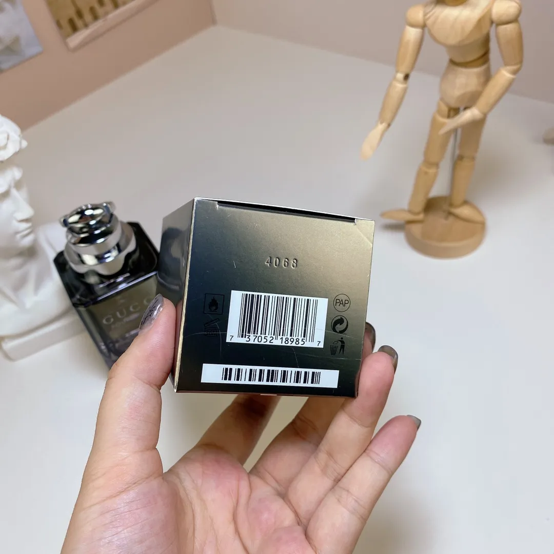 Gucci Classic Men's eau de toilette with the Same Name Fresh and Durable Wooden Fragrance Men's 90mI