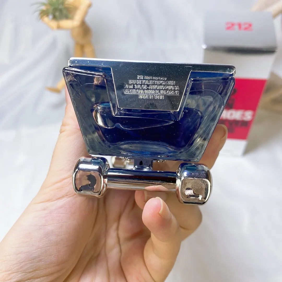 Carolina Herrera 212 En Heroes Forever Young 90ml Perfume