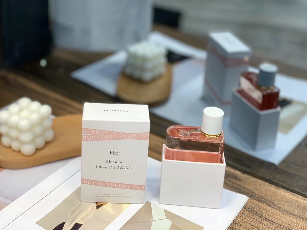 Burberry Flower And Her Light Fragrance 100ml