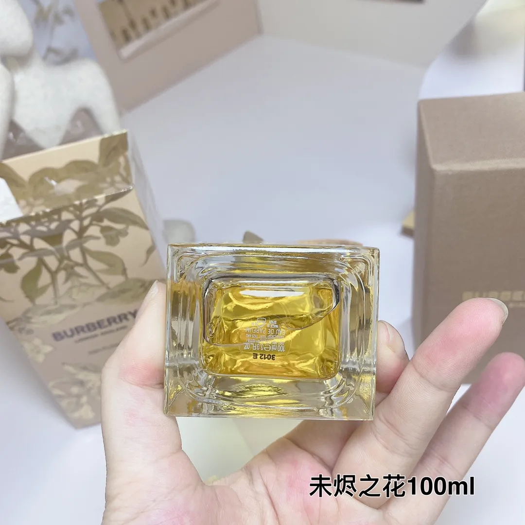 Burberry ASH FLOWER 100ml