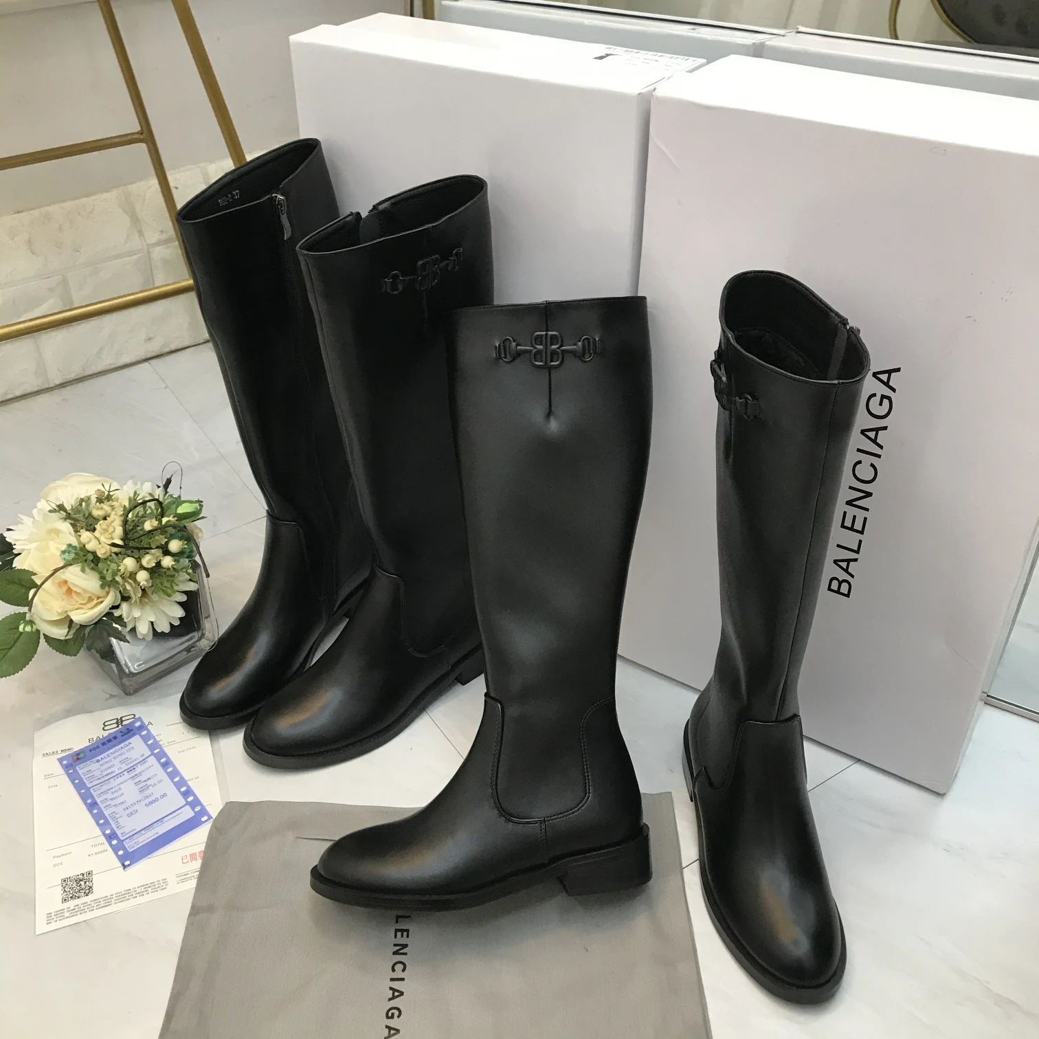 101388knee-high boots