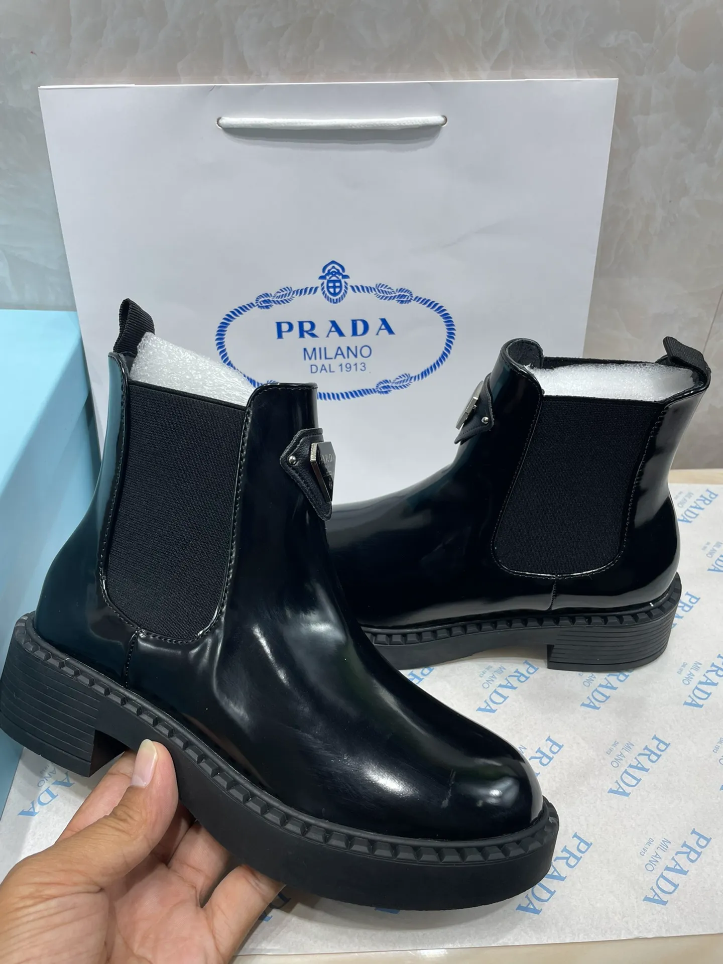 118689ankle boots