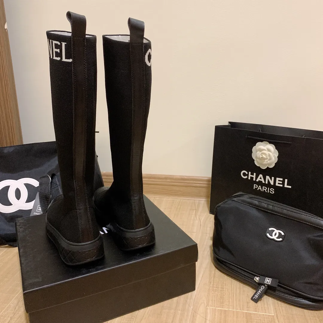 104932knee-high boots