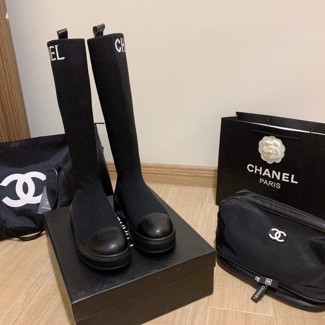 104932knee-high boots