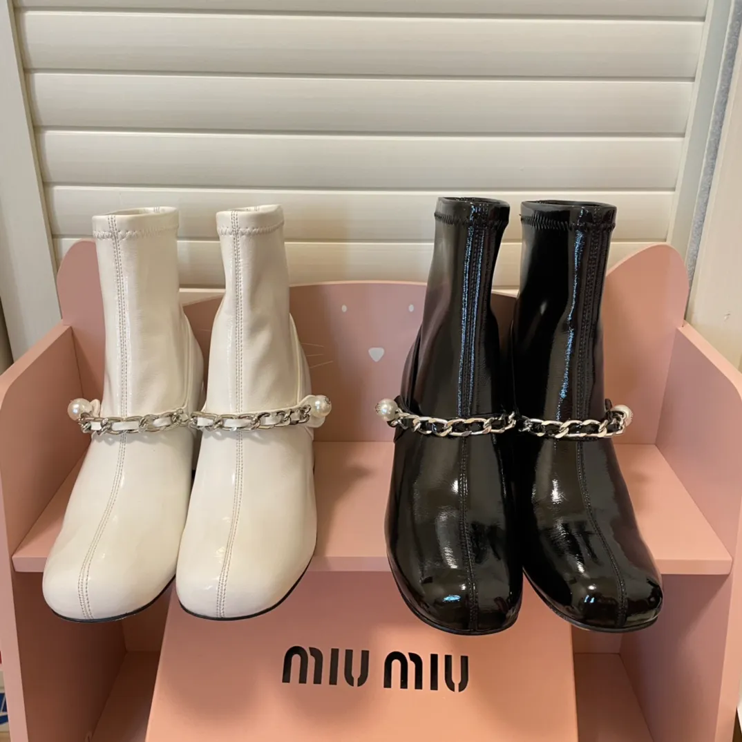 108385ankle boots