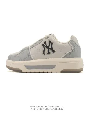 104 low-top sneakers