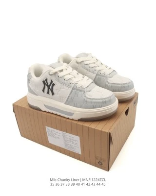 104 low-top sneakers