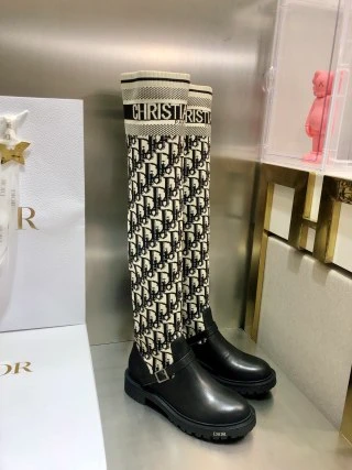 109634knee-high boots