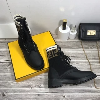 113221ankle boots