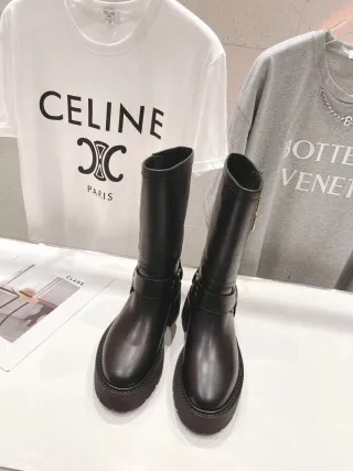 112946knee-high boots