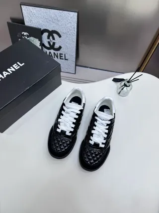 119933low-top sneakers