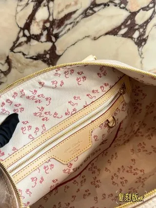 007 Travel Bag