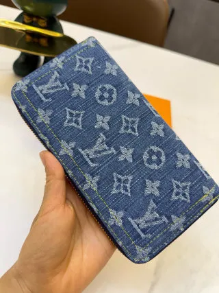 011  Wallet