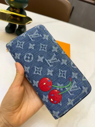011  Wallet
