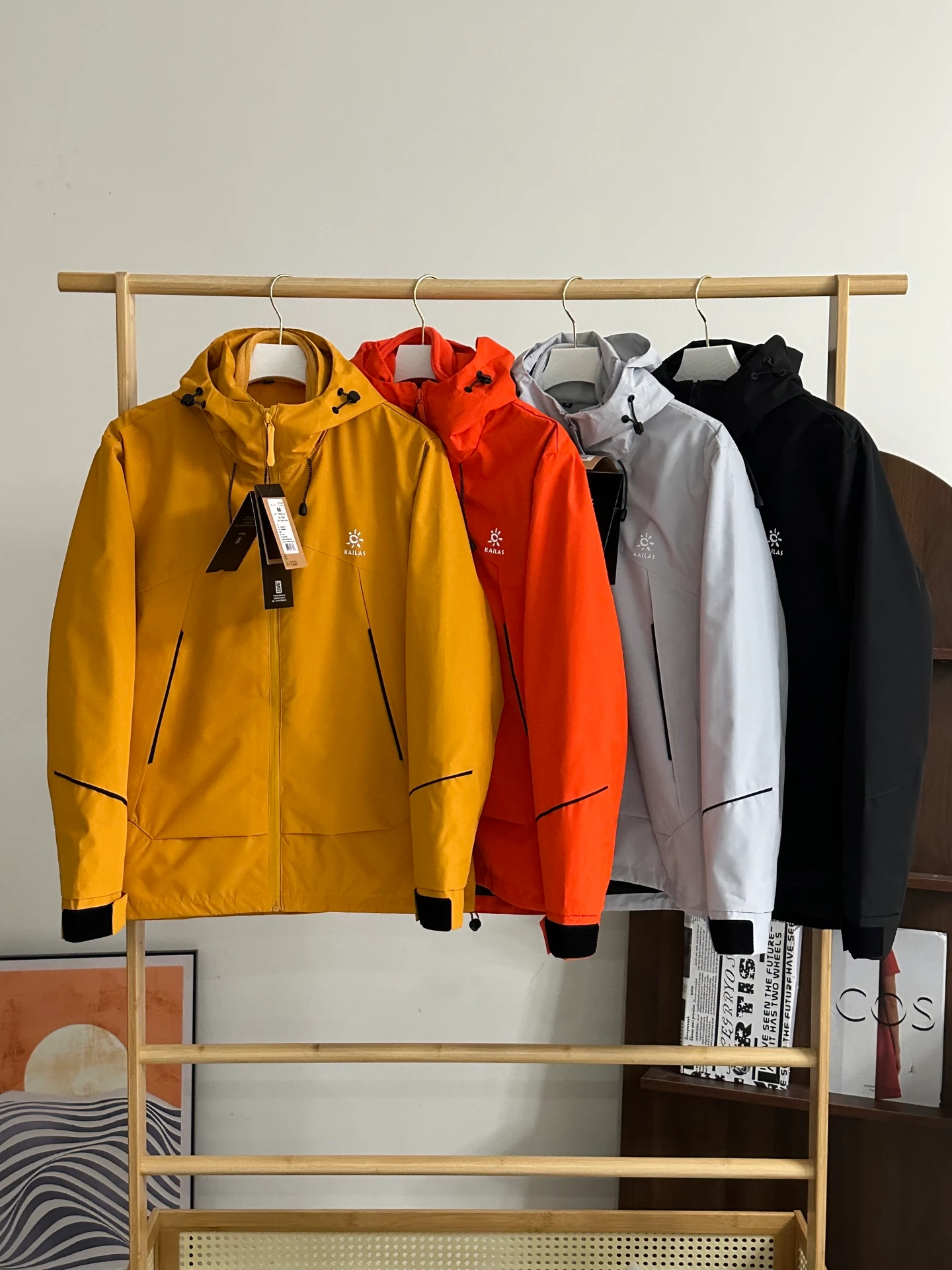 975046hardshell jacket